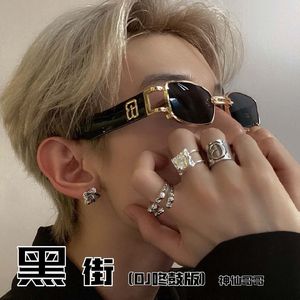 日本来激烈吮乳吃奶头
