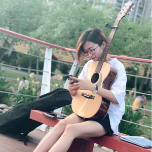 日本来激烈吮乳吃奶头
